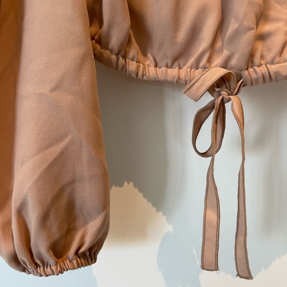 Aritzia nude coloured off shoulder cropped top - Picture 2 of 4